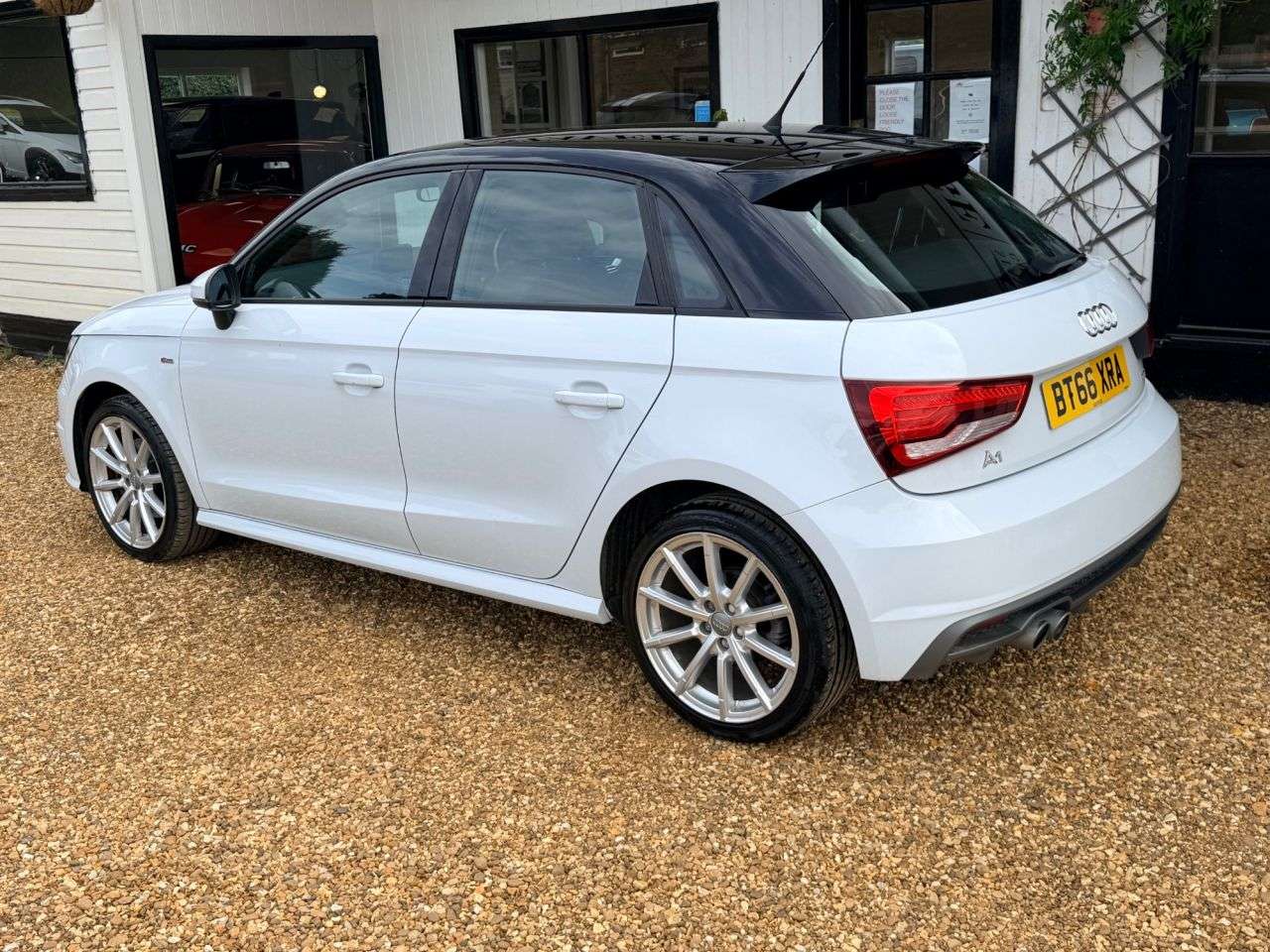 2016 AUDI A1 2016 AUDI A1