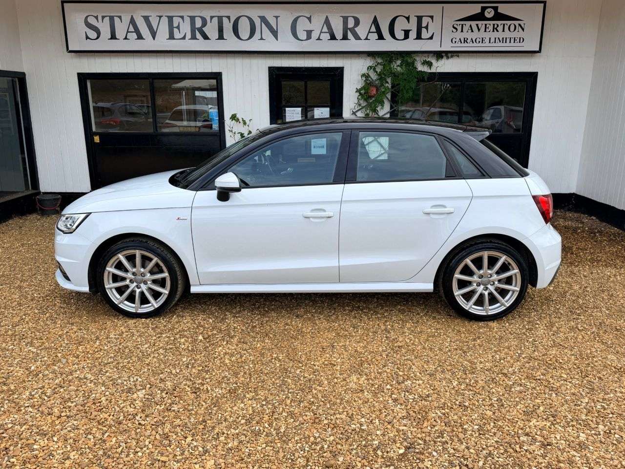 2016 AUDI A1 2016 AUDI A1