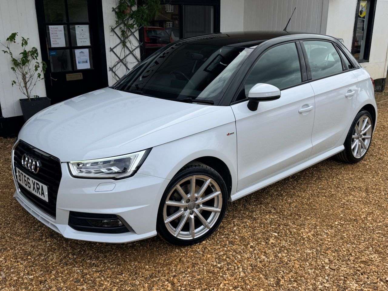 2016 AUDI A1 2016 AUDI A1