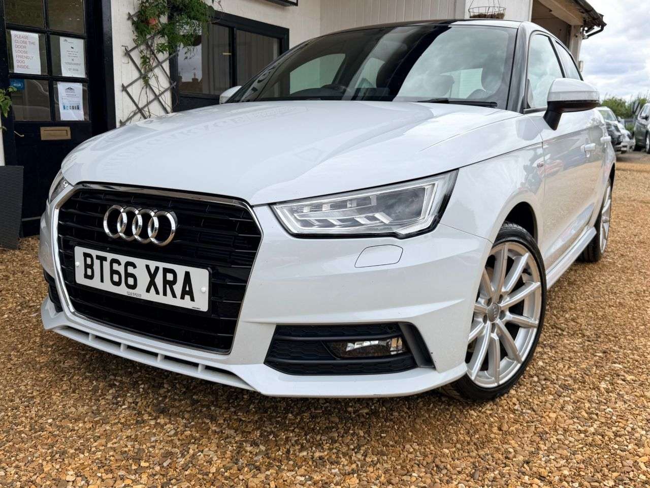 2016 AUDI A1 2016 AUDI A1
