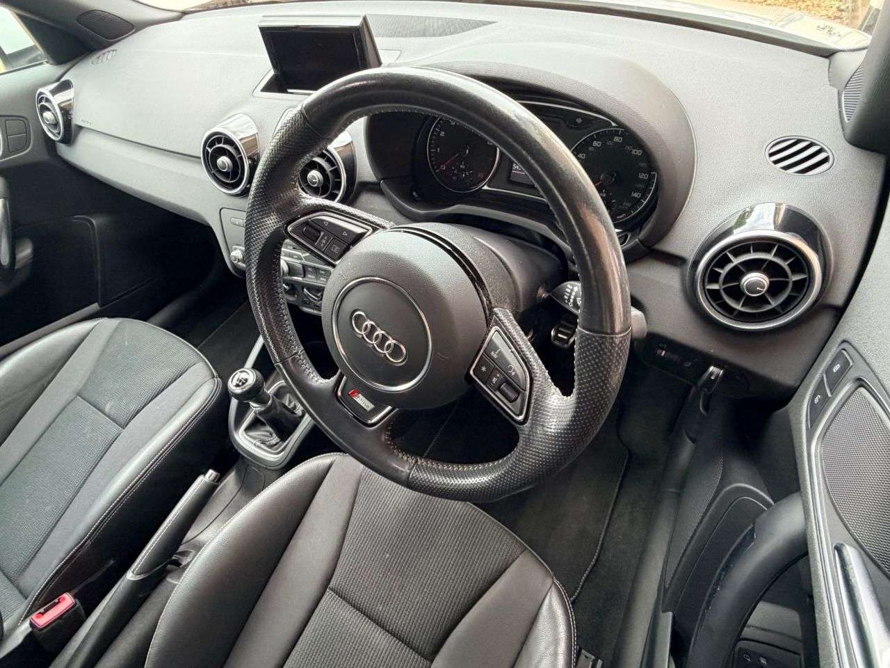 2016 AUDI A1 2016 AUDI A1