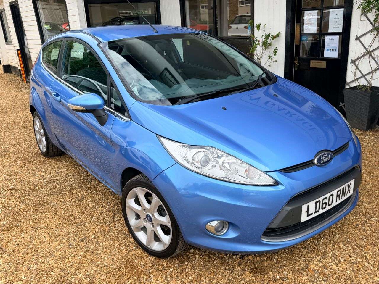 A 2010 FORD FIESTA 1.4 Zetec Hatchback 3dr Petrol Automatic (154 g/km, 94 bhp) A 2010 FORD FIESTA 1.4 Zetec Hatchback 3dr Petrol Automatic (154 g/km, 94 bhp)