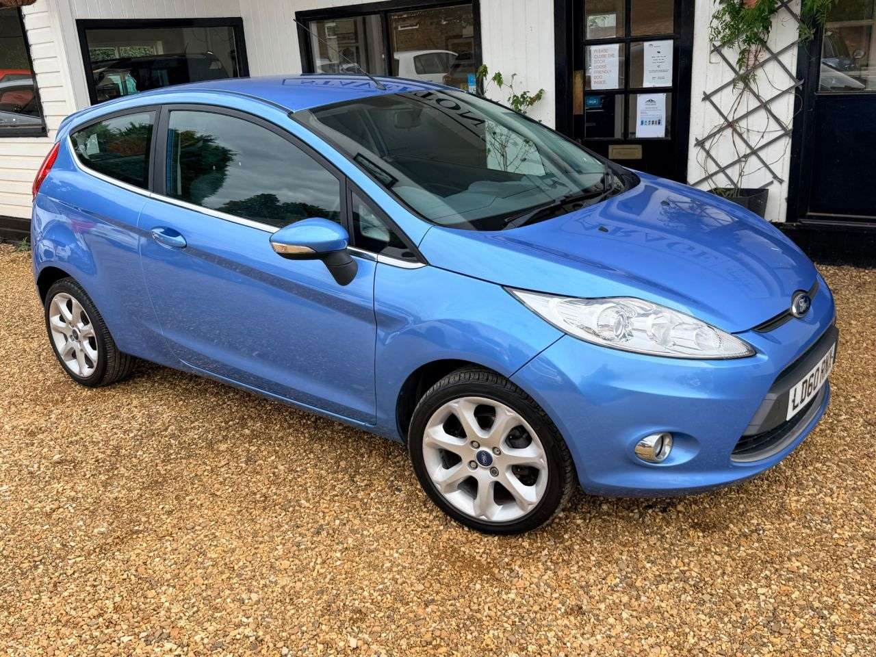 A 2010 FORD FIESTA 1.4 Zetec Hatchback 3dr Petrol Automatic (154 g/km, 94 bhp) A 2010 FORD FIESTA 1.4 Zetec Hatchback 3dr Petrol Automatic (154 g/km, 94 bhp)