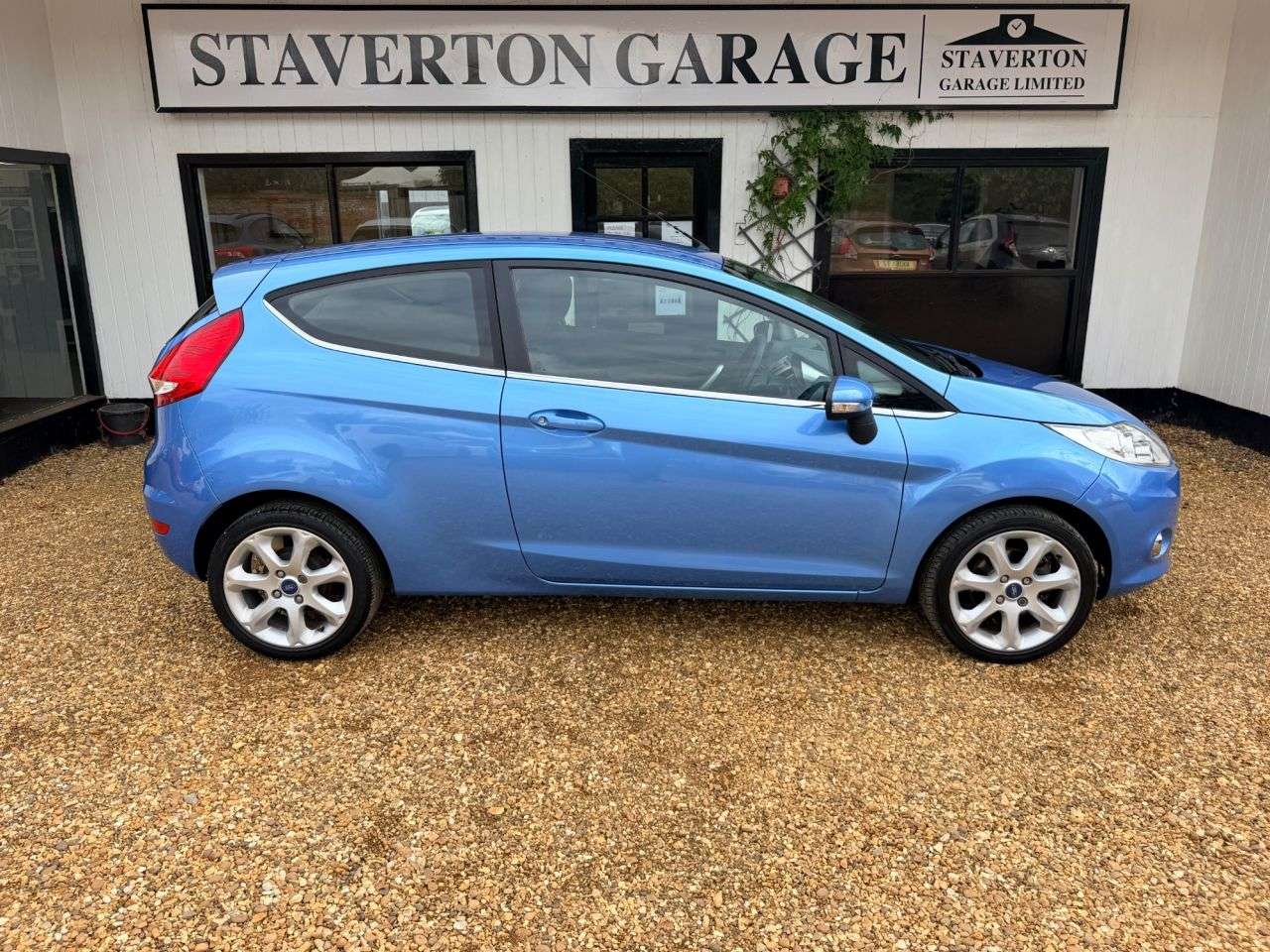 2010 FORD FIESTA 2010 FORD FIESTA