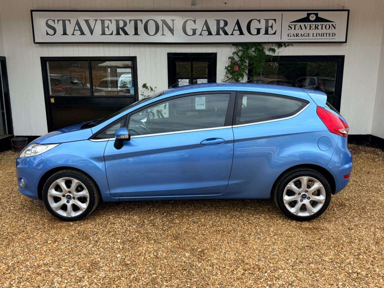 2010 FORD FIESTA 2010 FORD FIESTA