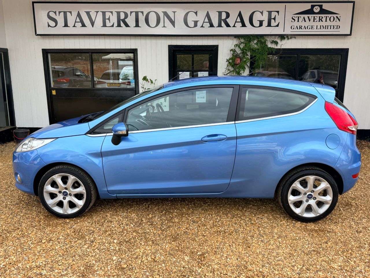 2010 FORD FIESTA 2010 FORD FIESTA