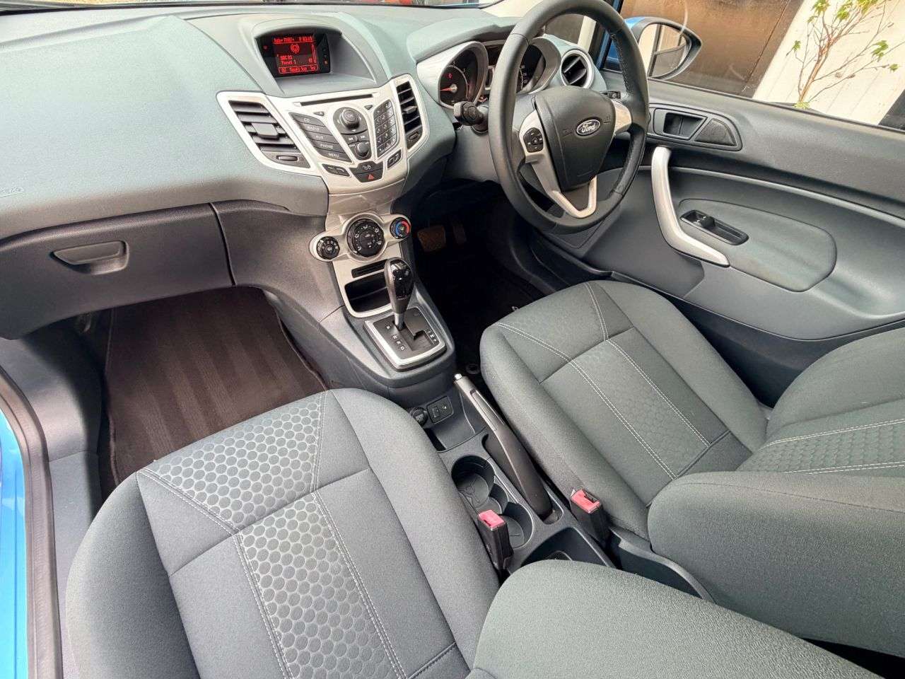 A 2010 FORD FIESTA 1.4 Zetec Hatchback 3dr Petrol Automatic (154 g/km, 94 bhp) A 2010 FORD FIESTA 1.4 Zetec Hatchback 3dr Petrol Automatic (154 g/km, 94 bhp)