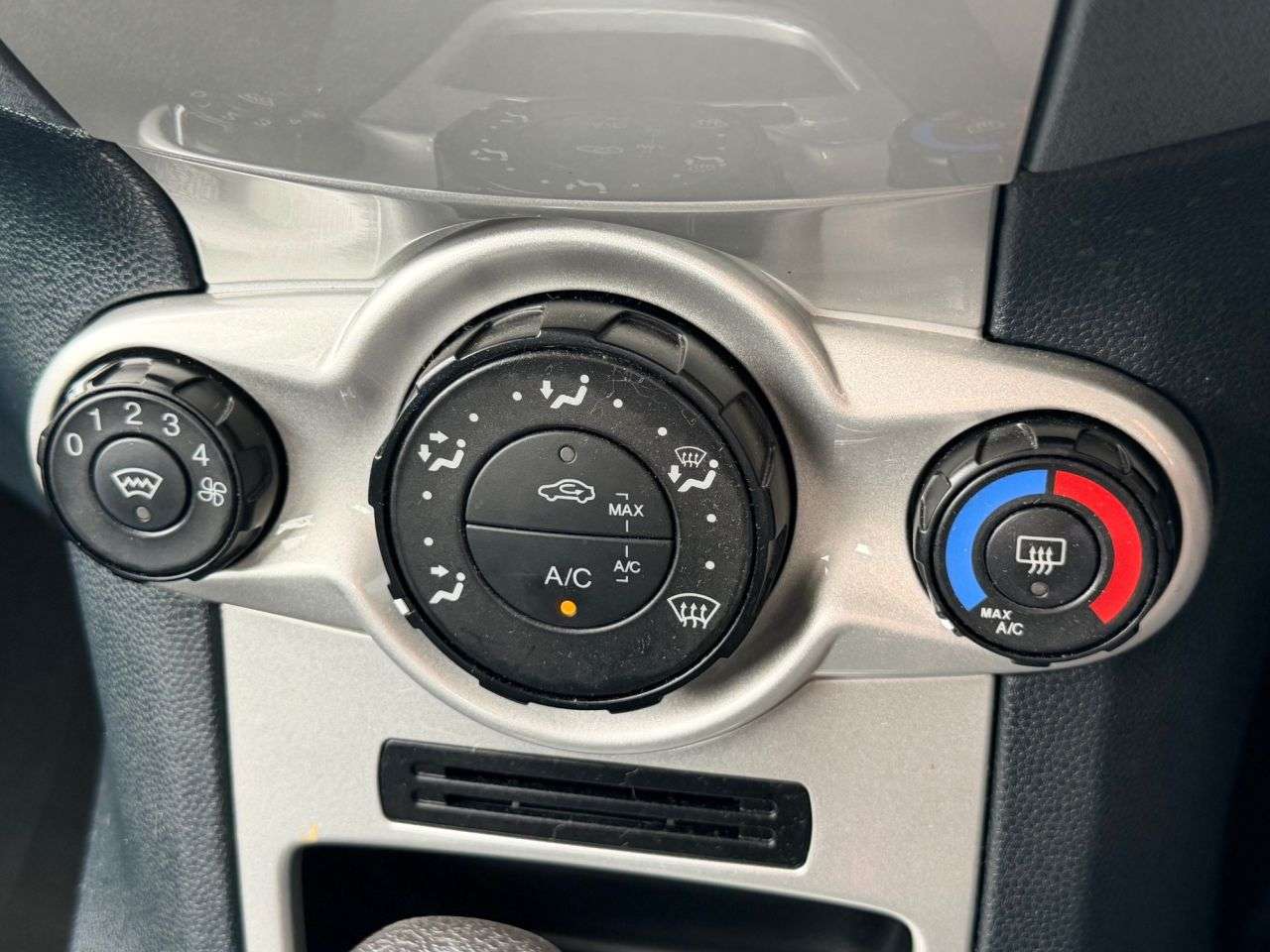 2010 FORD FIESTA 2010 FORD FIESTA
