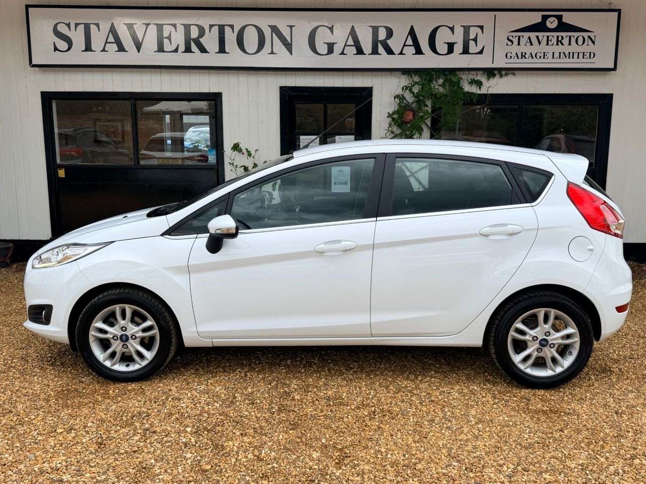 2015 FORD FIESTA 2015 FORD FIESTA