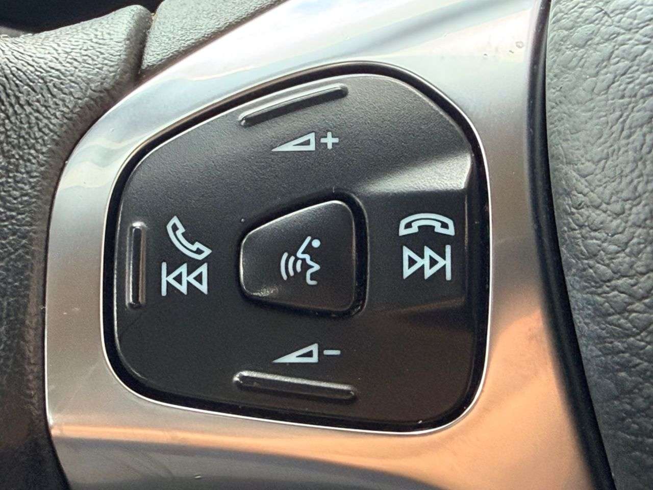 2015 FORD FIESTA 2015 FORD FIESTA