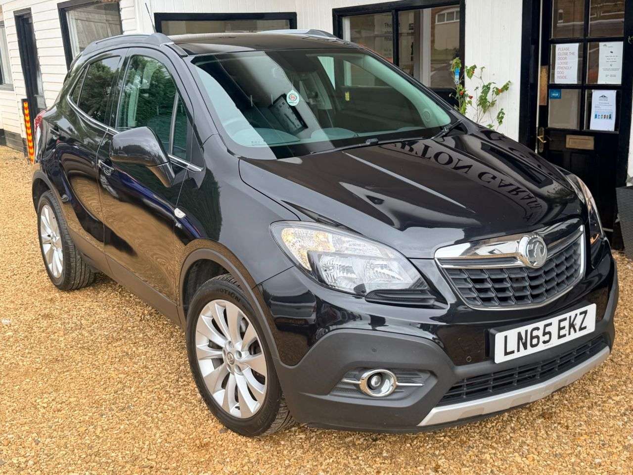 A 2015 VAUXHALL MOKKA 1.7 CDTi SE SUV 5dr Diesel Auto 2WD Euro 5 (130 ps) A 2015 VAUXHALL MOKKA 1.7 CDTi SE SUV 5dr Diesel Auto 2WD Euro 5 (130 ps)