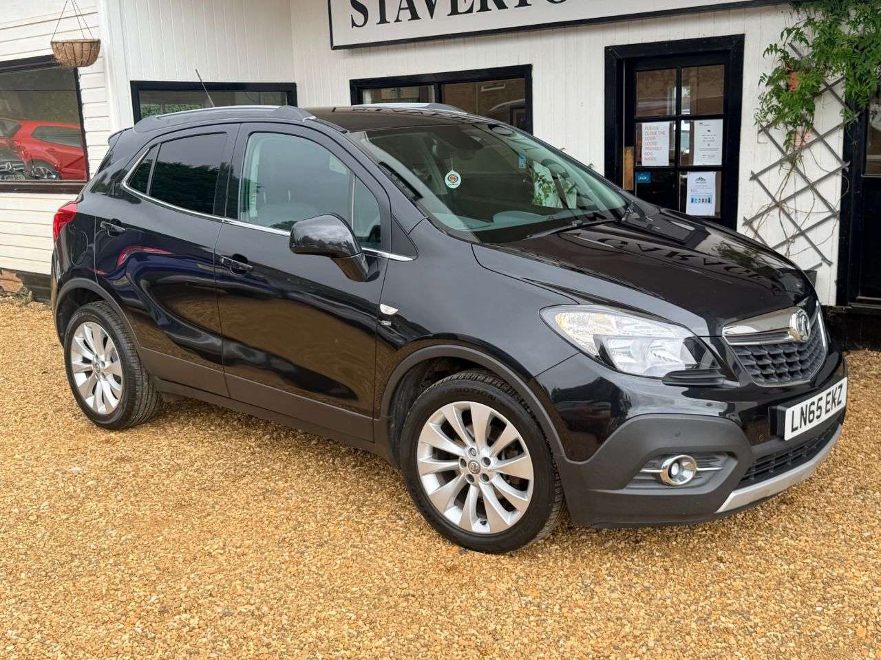 A 2015 VAUXHALL MOKKA 1.7 CDTi SE SUV 5dr Diesel Auto 2WD Euro 5 (130 ps) A 2015 VAUXHALL MOKKA 1.7 CDTi SE SUV 5dr Diesel Auto 2WD Euro 5 (130 ps)