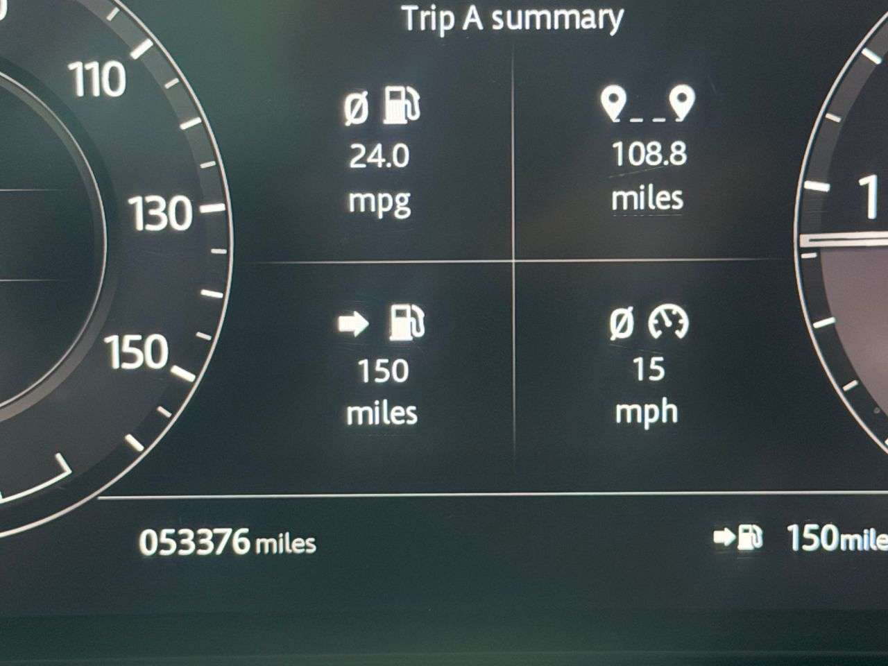 A 2019 LAND ROVER RANGE ROVER EVOQUE 2.0 D180 R-Dynamic SE SUV 5dr Diesel Auto 4WD Euro 6 (s/s) (180 ps) A 2019 LAND ROVER RANGE ROVER EVOQUE 2.0 D180 R-Dynamic SE SUV 5dr Diesel Auto 4WD Euro 6 (s/s) (180 ps)