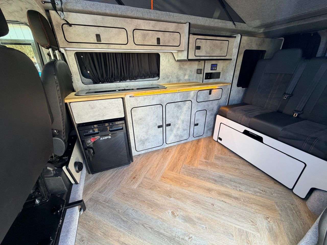 A 2020 FORD TRANSIT CUSTOM 2.0 300 EcoBlue Trend Camper Vinn 5dr Diesel Manual L2 H1 Euro 6 (130 ps) A 2020 FORD TRANSIT CUSTOM 2.0 300 EcoBlue Trend Camper Vinn 5dr Diesel Manual L2 H1 Euro 6 (130 ps)