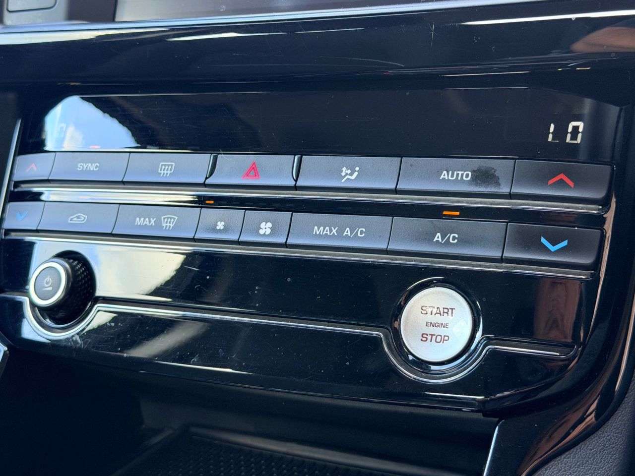 2018 JAGUAR XE 2018 JAGUAR XE