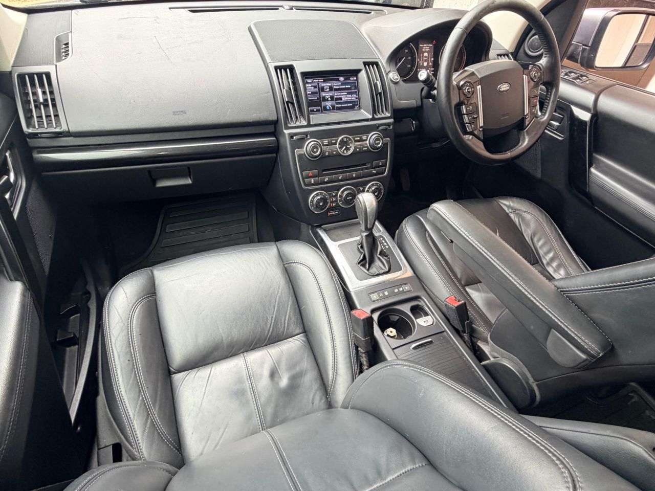 A 2012 LAND ROVER FREELANDER 2 2.2 SD4 HSE Lux SUV 5dr Diesel CommandShift 4WD Euro 5 (190 ps) A 2012 LAND ROVER FREELANDER 2 2.2 SD4 HSE Lux SUV 5dr Diesel CommandShift 4WD Euro 5 (190 ps)