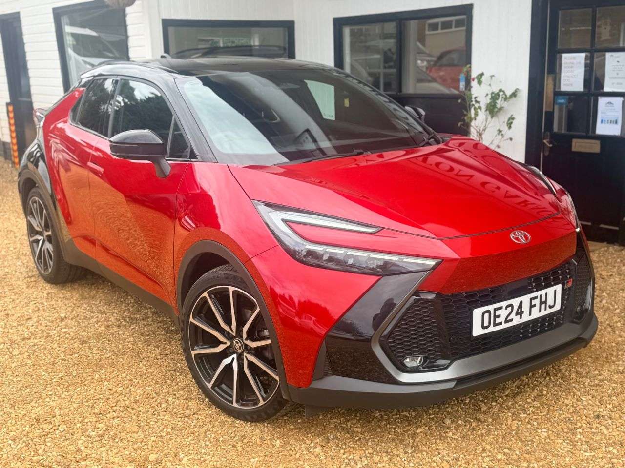 A 2024 TOYOTA C-HR 2.0 VVT-h GR SPORT SUV 5dr Petrol Hybrid CVT Euro 6 (s/s) (197 ps) A 2024 TOYOTA C-HR 2.0 VVT-h GR SPORT SUV 5dr Petrol Hybrid CVT Euro 6 (s/s) (197 ps)