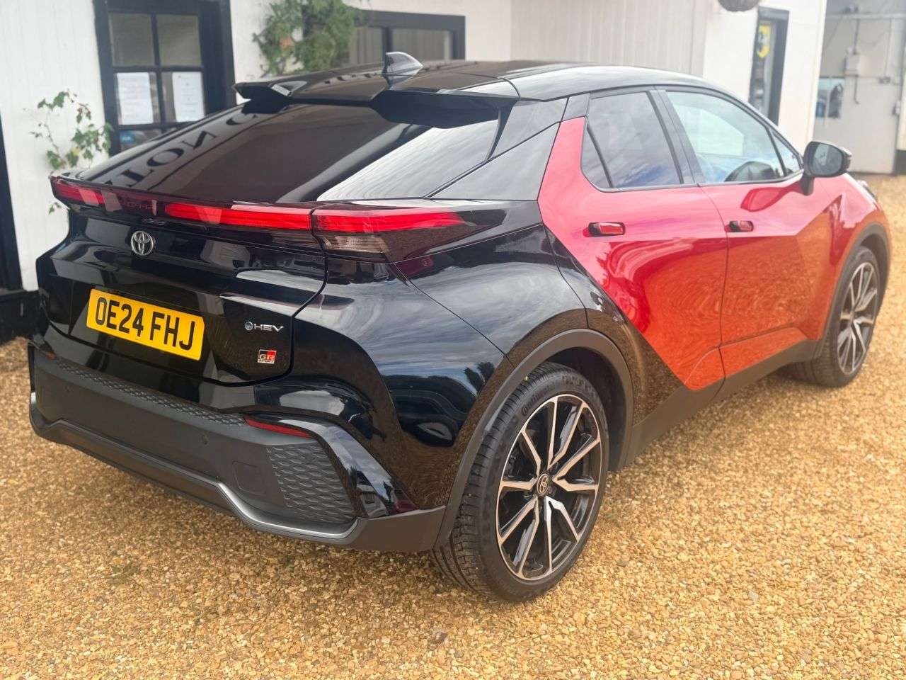 2024 TOYOTA C-HR 2024 TOYOTA C-HR