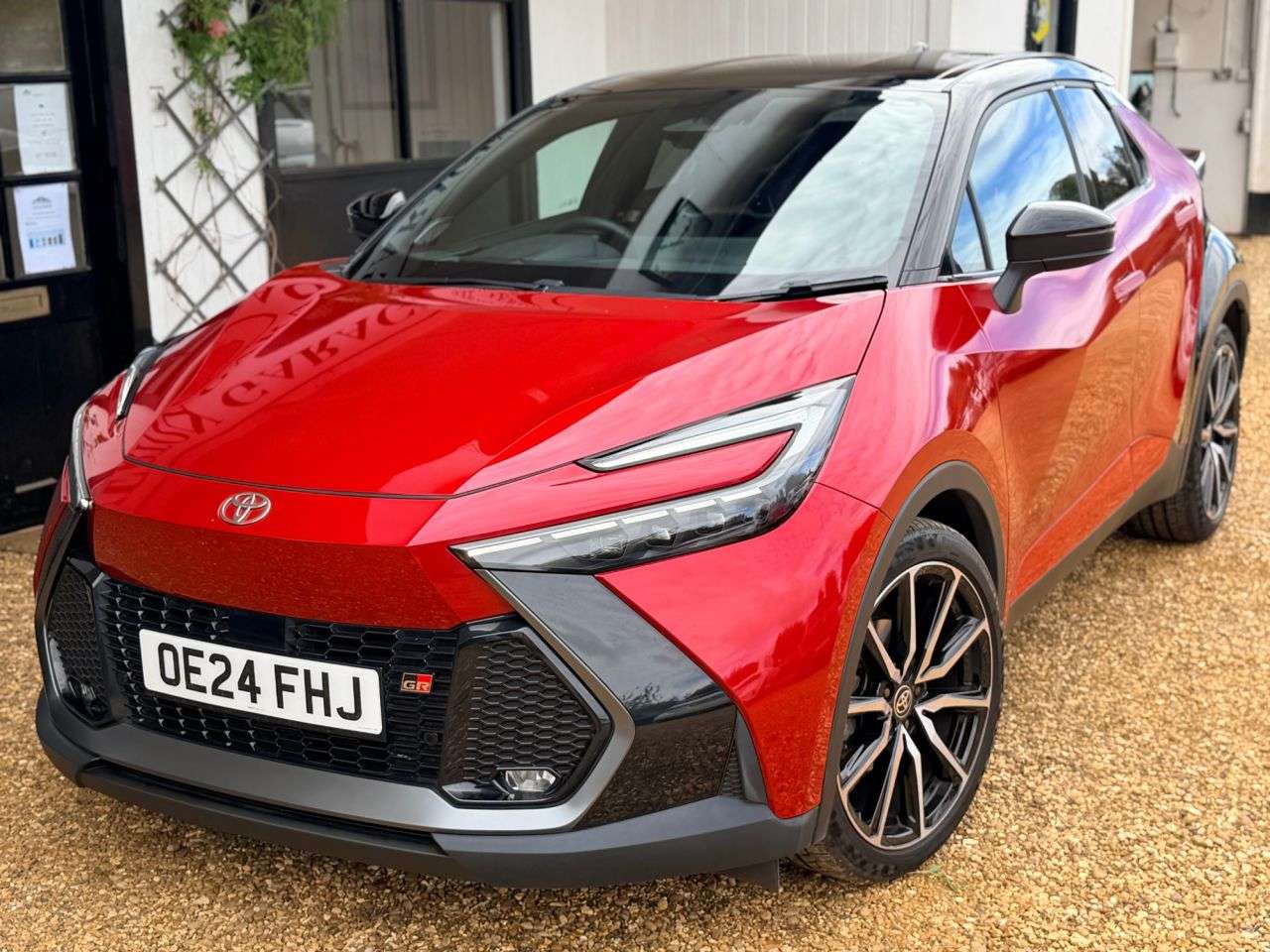 2024 TOYOTA C-HR 2024 TOYOTA C-HR