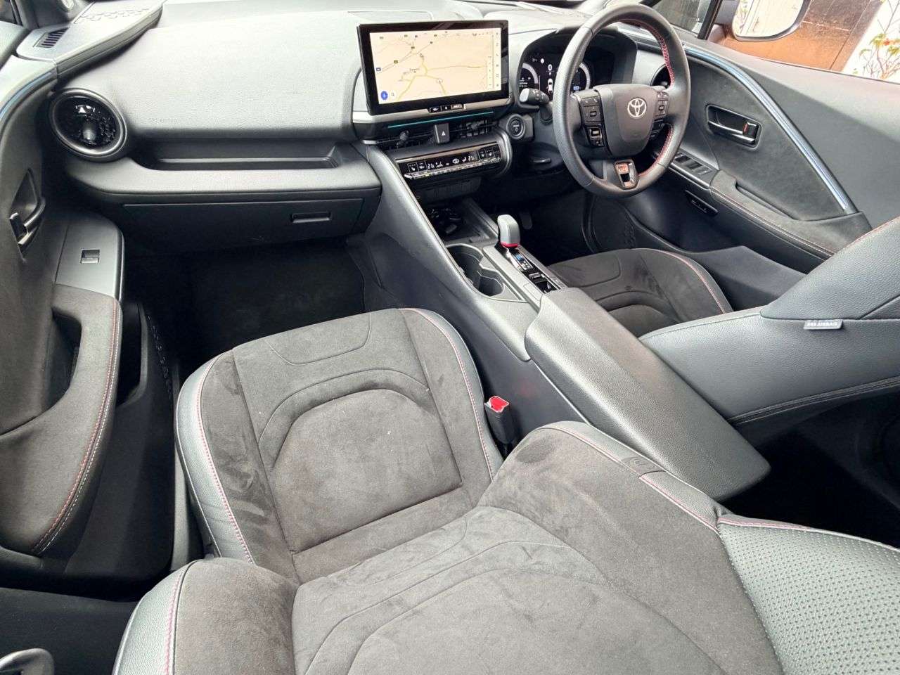 A 2024 TOYOTA C-HR 2.0 VVT-h GR SPORT SUV 5dr Petrol Hybrid CVT Euro 6 (s/s) (197 ps) A 2024 TOYOTA C-HR 2.0 VVT-h GR SPORT SUV 5dr Petrol Hybrid CVT Euro 6 (s/s) (197 ps)