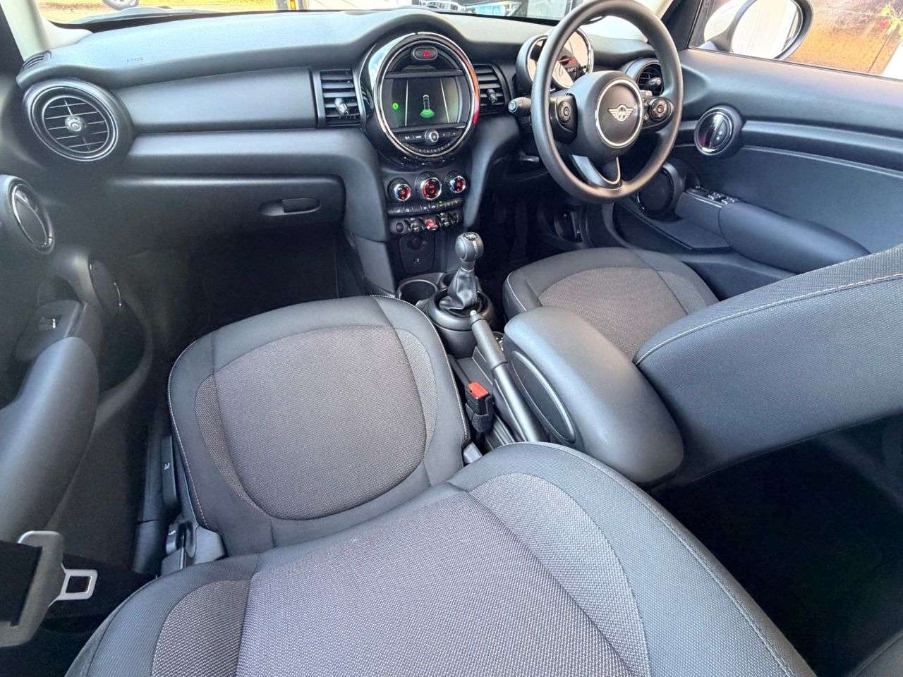 A 2019 MINI HATCH 1.5 One Classic Hatchback 5dr Petrol Manual Euro 6 (s/s) (102 ps) A 2019 MINI HATCH 1.5 One Classic Hatchback 5dr Petrol Manual Euro 6 (s/s) (102 ps)