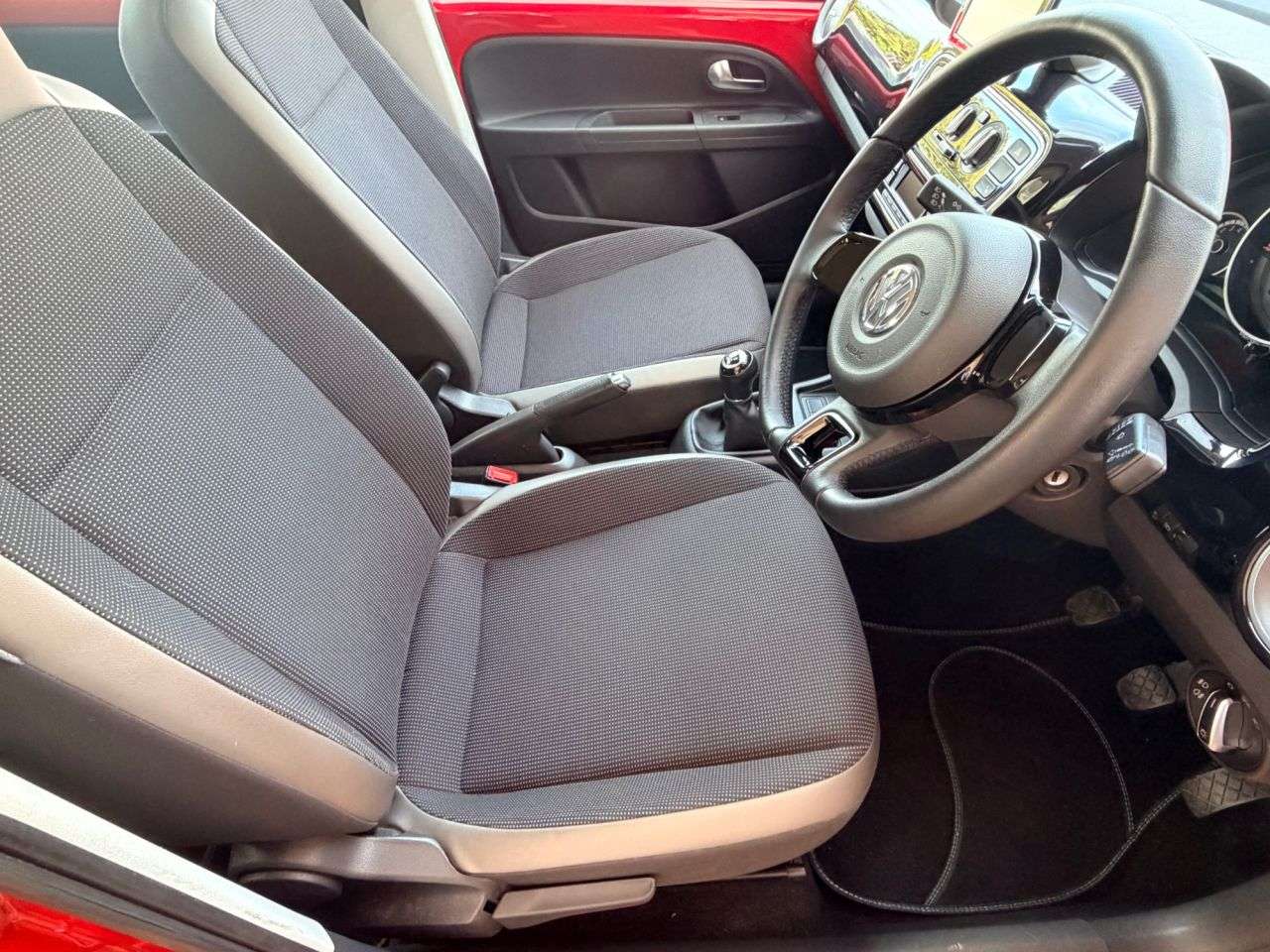 2015 VOLKSWAGEN UP! 2015 VOLKSWAGEN UP!