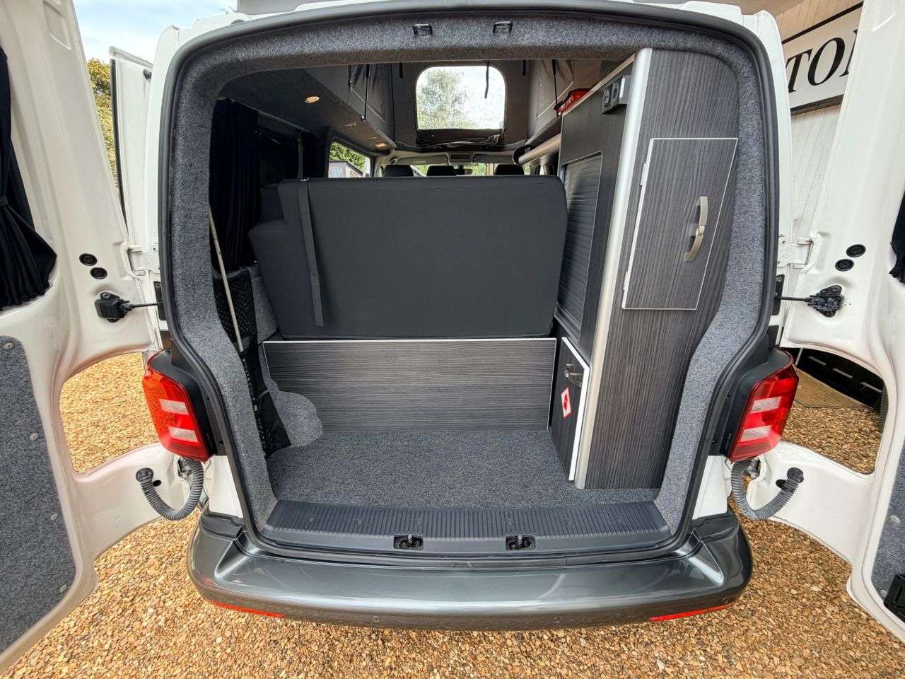 A 2018 VOLKSWAGEN TRANSPORTER 2.0 TDI T28 BlueMotion Tech Highline Camper Van 5dr Diesel Manual FWD SWB E A 2018 VOLKSWAGEN TRANSPORTER 2.0 TDI T28 BlueMotion Tech Highline Camper Van 5dr Diesel Manual FWD SWB E
