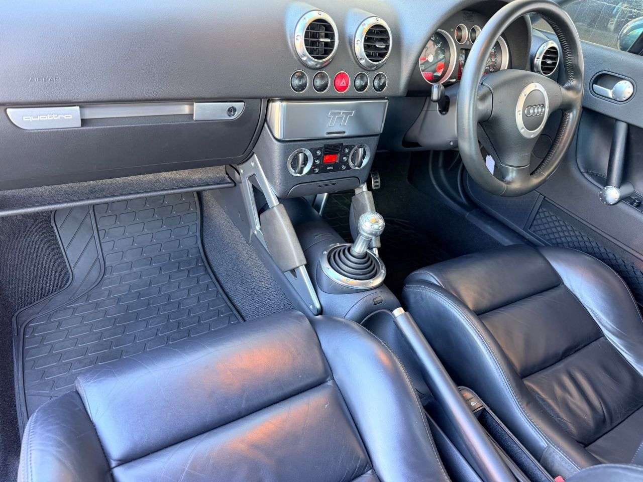 A 2004 AUDI TT 3.2 V6 Coupe 2dr Petrol Manual quattro (254 g/km, 247 bhp) A 2004 AUDI TT 3.2 V6 Coupe 2dr Petrol Manual quattro (254 g/km, 247 bhp)