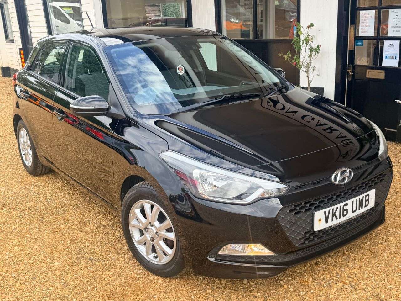 A 2016 HYUNDAI I20 1.2 Blue Drive SE Hatchback 5dr Petrol Manual Euro 6 (s/s) (84 ps) A 2016 HYUNDAI I20 1.2 Blue Drive SE Hatchback 5dr Petrol Manual Euro 6 (s/s) (84 ps)