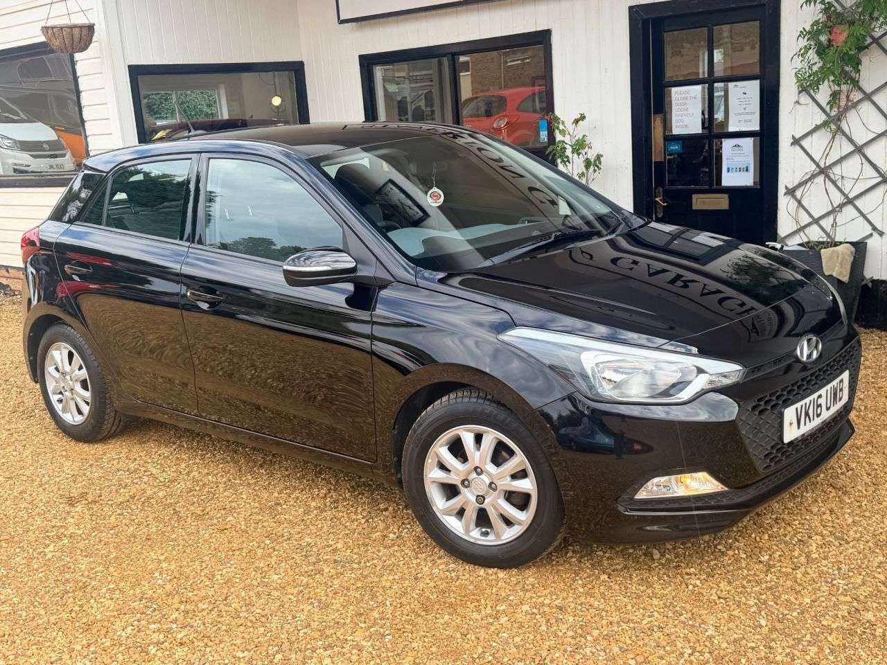 A 2016 HYUNDAI I20 1.2 Blue Drive SE Hatchback 5dr Petrol Manual Euro 6 (s/s) (84 ps) A 2016 HYUNDAI I20 1.2 Blue Drive SE Hatchback 5dr Petrol Manual Euro 6 (s/s) (84 ps)