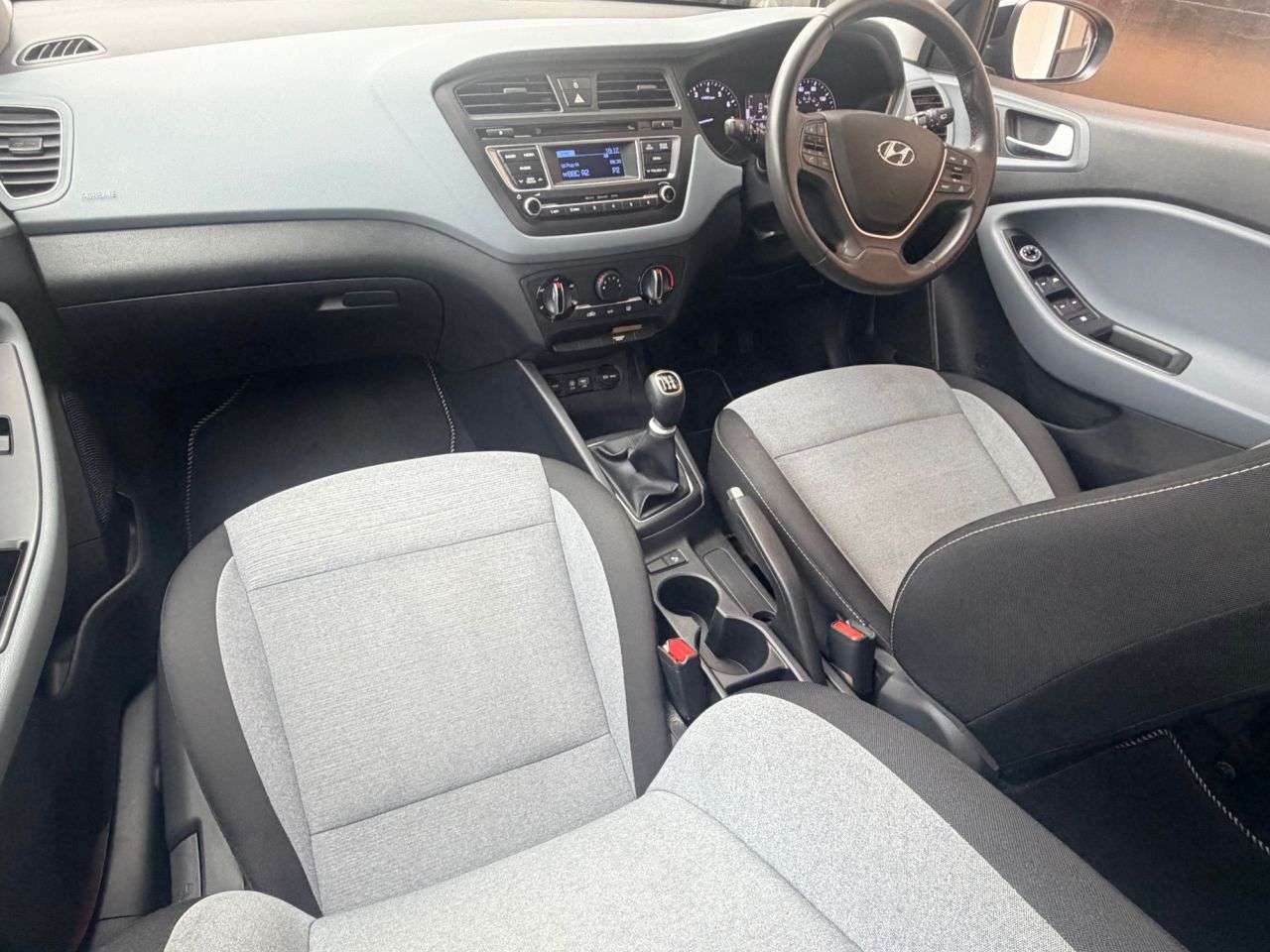 A 2016 HYUNDAI I20 1.2 Blue Drive SE Hatchback 5dr Petrol Manual Euro 6 (s/s) (84 ps) A 2016 HYUNDAI I20 1.2 Blue Drive SE Hatchback 5dr Petrol Manual Euro 6 (s/s) (84 ps)