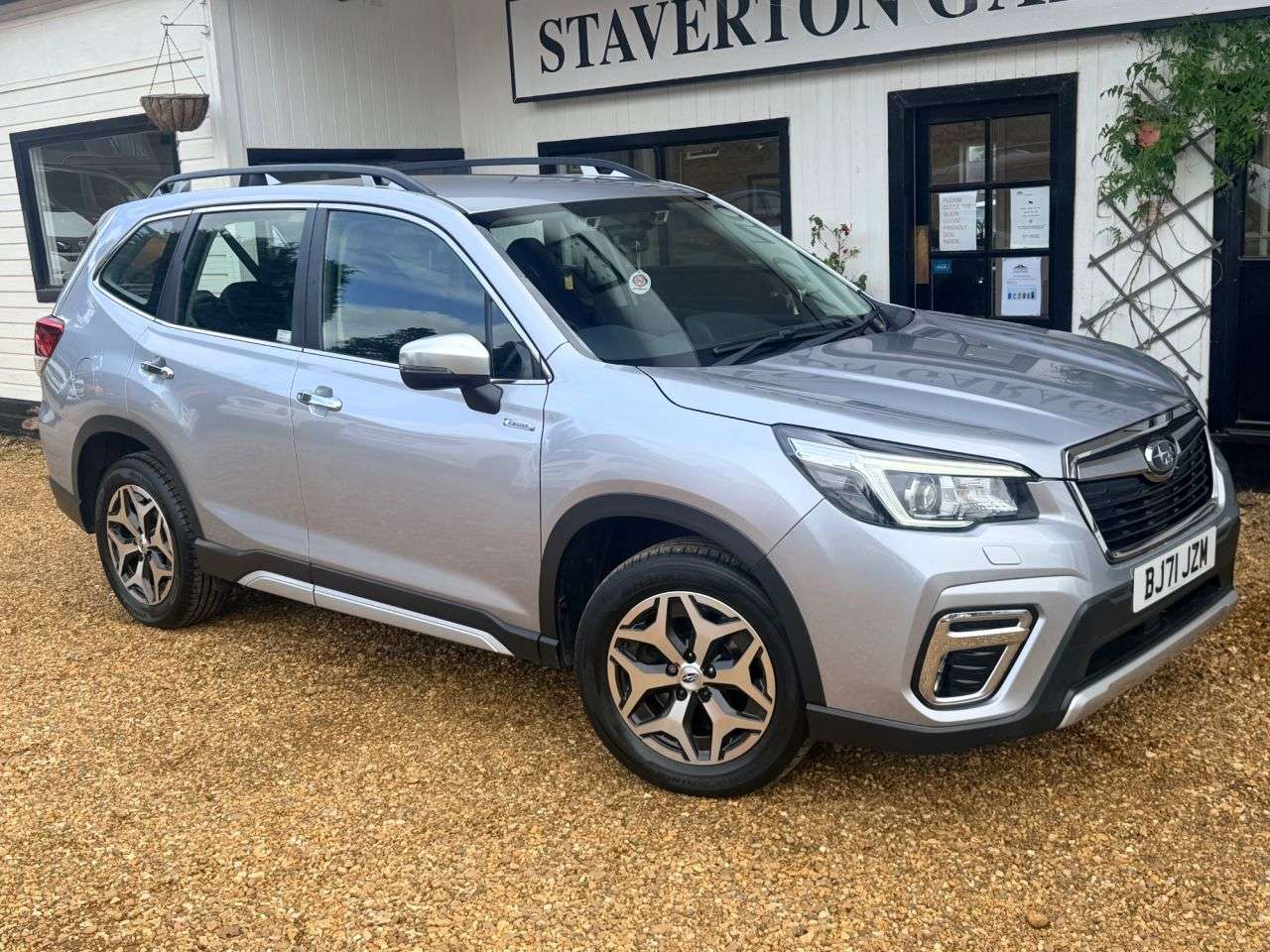 A 2021 SUBARU FORESTER 2.0 i e-Boxer XE SUV 5dr Petrol Hybrid Lineartronic 4WD Euro 6 (s/s) (150 p A 2021 SUBARU FORESTER 2.0 i e-Boxer XE SUV 5dr Petrol Hybrid Lineartronic 4WD Euro 6 (s/s) (150 p