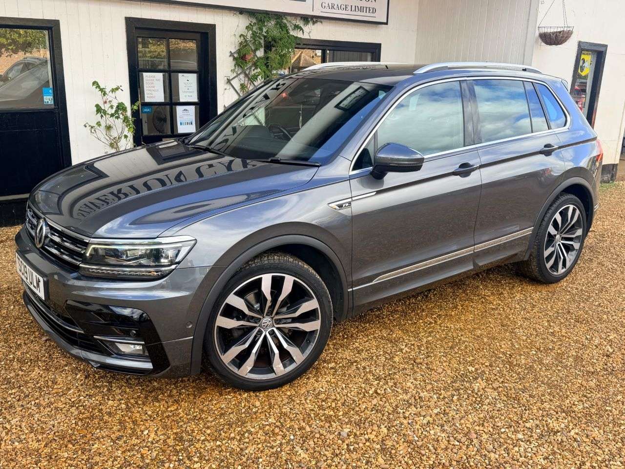 2019 VOLKSWAGEN TIGUAN 2019 VOLKSWAGEN TIGUAN