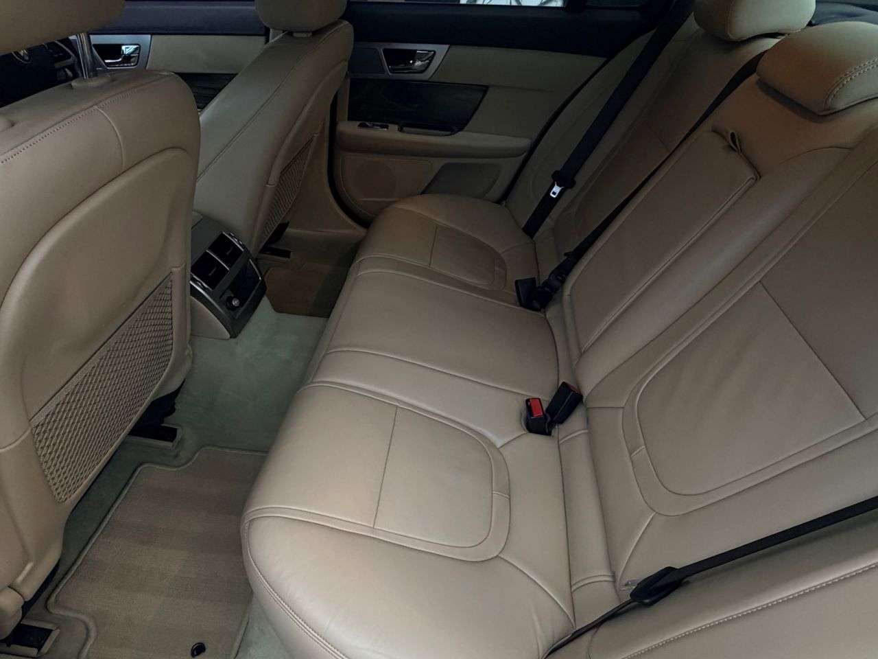 2014 JAGUAR XF 2014 JAGUAR XF