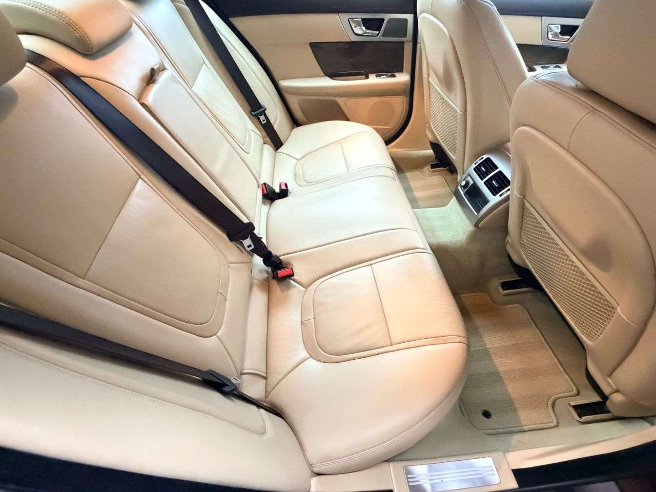2014 JAGUAR XF 2014 JAGUAR XF