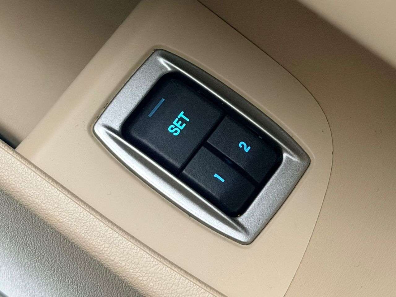 2014 JAGUAR XF 2014 JAGUAR XF