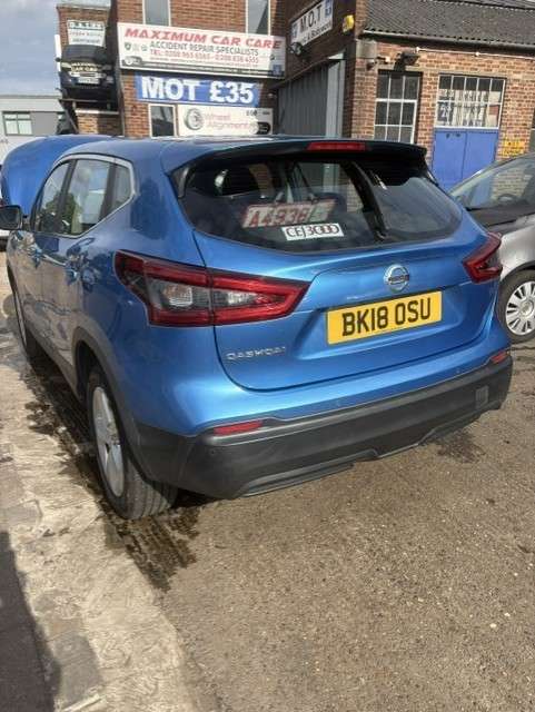 A 2018 NISSAN QASHQAI 1.2 DIG-T Acenta SUV 5dr Petrol Manual Euro 6 (s/s) (115 ps) A 2018 NISSAN QASHQAI 1.2 DIG-T Acenta SUV 5dr Petrol Manual Euro 6 (s/s) (115 ps)