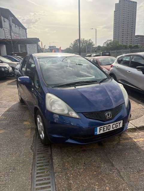 A 2010 HONDA JAZZ 1.4 i-VTEC ES Hatchback 5dr Petrol Manual Euro 4 (100 ps) A 2010 HONDA JAZZ 1.4 i-VTEC ES Hatchback 5dr Petrol Manual Euro 4 (100 ps)