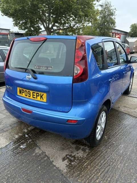 A 2009 NISSAN NOTE 1.6 16V Acenta Hatchback 5dr Petrol Auto Euro 4 (110 ps) A 2009 NISSAN NOTE 1.6 16V Acenta Hatchback 5dr Petrol Auto Euro 4 (110 ps)