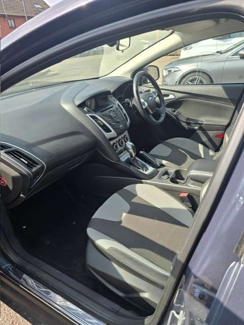 A 2014 FORD FOCUS 1.6 Zetec Navigator Estate 5dr Petrol Powershift Euro 5 (125 ps) A 2014 FORD FOCUS 1.6 Zetec Navigator Estate 5dr Petrol Powershift Euro 5 (125 ps)