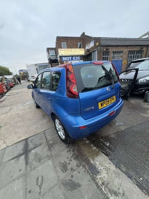 A 2009 NISSAN NOTE 1.6 16V Acenta Hatchback 5dr Petrol Auto Euro 4 (110 ps) A 2009 NISSAN NOTE 1.6 16V Acenta Hatchback 5dr Petrol Auto Euro 4 (110 ps)