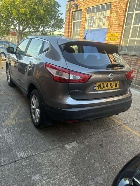 A 2014 NISSAN QASHQAI 1.2 DIG-T Acenta SUV 5dr Petrol Manual 2WD Euro 5 (s/s) (115 ps) A 2014 NISSAN QASHQAI 1.2 DIG-T Acenta SUV 5dr Petrol Manual 2WD Euro 5 (s/s) (115 ps)