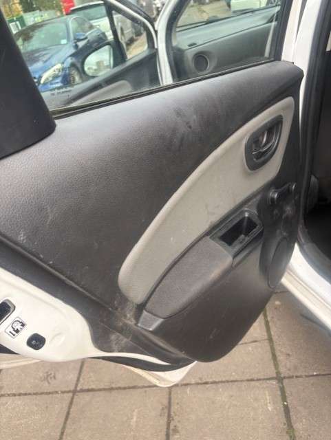 2015 TOYOTA YARIS 2015 TOYOTA YARIS