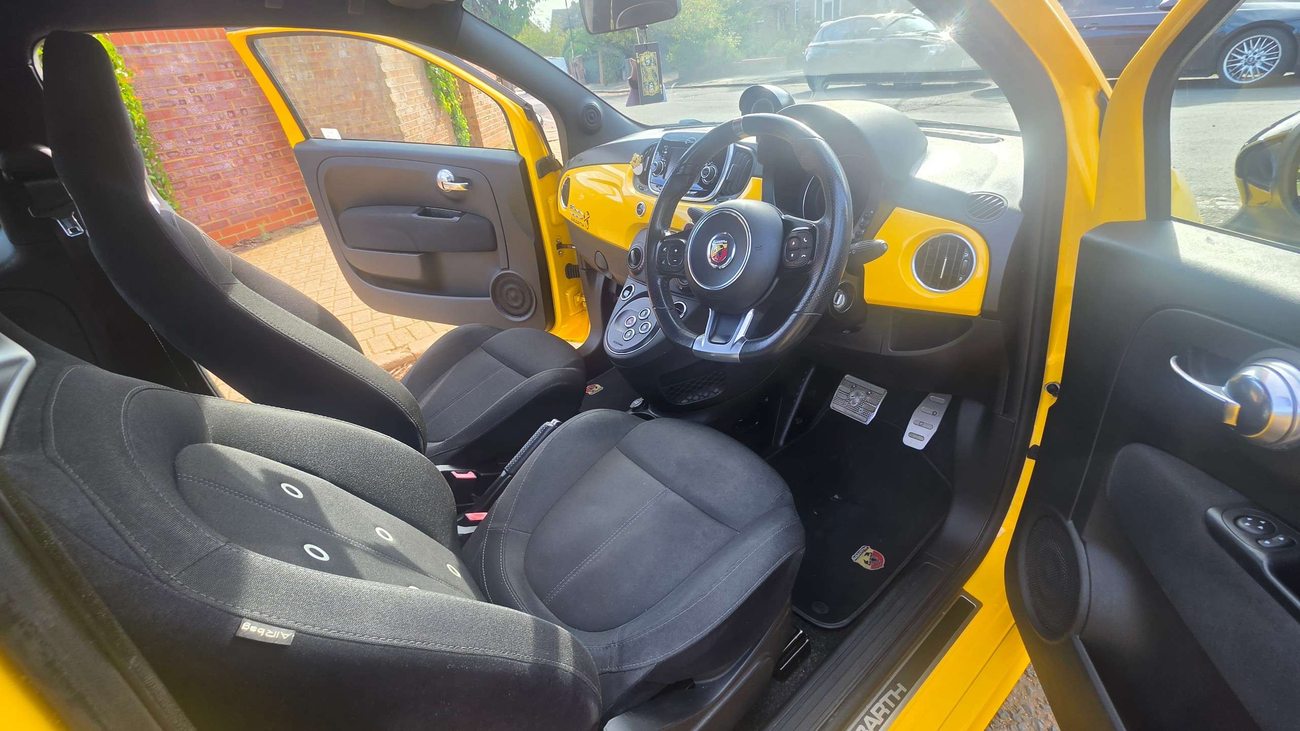 2017 FIAT 500 2017 FIAT 500