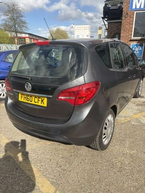 A 2011 VAUXHALL MERIVA 1.4 16V Exclusiv MPV 5dr Petrol Manual Euro 5 (100 ps) A 2011 VAUXHALL MERIVA 1.4 16V Exclusiv MPV 5dr Petrol Manual Euro 5 (100 ps)