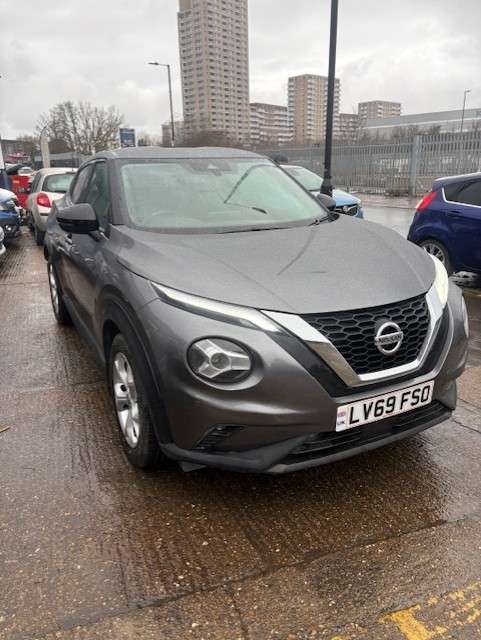 A 2019 NISSAN JUKE 1.0 DIG-T N-Connecta SUV 5dr Petrol DCT Auto Euro 6 (s/s) (117 ps) A 2019 NISSAN JUKE 1.0 DIG-T N-Connecta SUV 5dr Petrol DCT Auto Euro 6 (s/s) (117 ps)