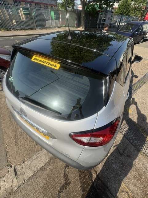 A 2015 RENAULT CAPTUR 0.9 TCe ENERGY Dynamique Nav SUV 5dr Petrol Manual Euro 6 (s/s) (90 ps) A 2015 RENAULT CAPTUR 0.9 TCe ENERGY Dynamique Nav SUV 5dr Petrol Manual Euro 6 (s/s) (90 ps)