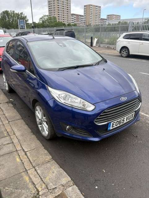 A 2015 FORD FIESTA 1.0T EcoBoost Titanium Hatchback 5dr Petrol Manual Euro 6 (s/s) (100 ps) A 2015 FORD FIESTA 1.0T EcoBoost Titanium Hatchback 5dr Petrol Manual Euro 6 (s/s) (100 ps)