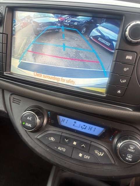 2015 TOYOTA YARIS 2015 TOYOTA YARIS