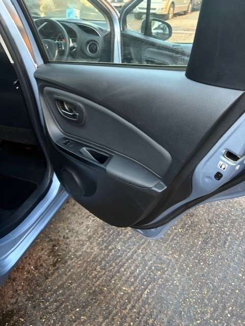 2015 TOYOTA YARIS 2015 TOYOTA YARIS